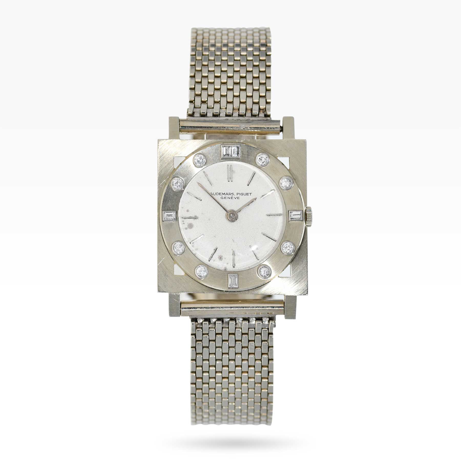 audemars-piguet-diamond-platinum-bezel-bracelet-watch-img-main1
