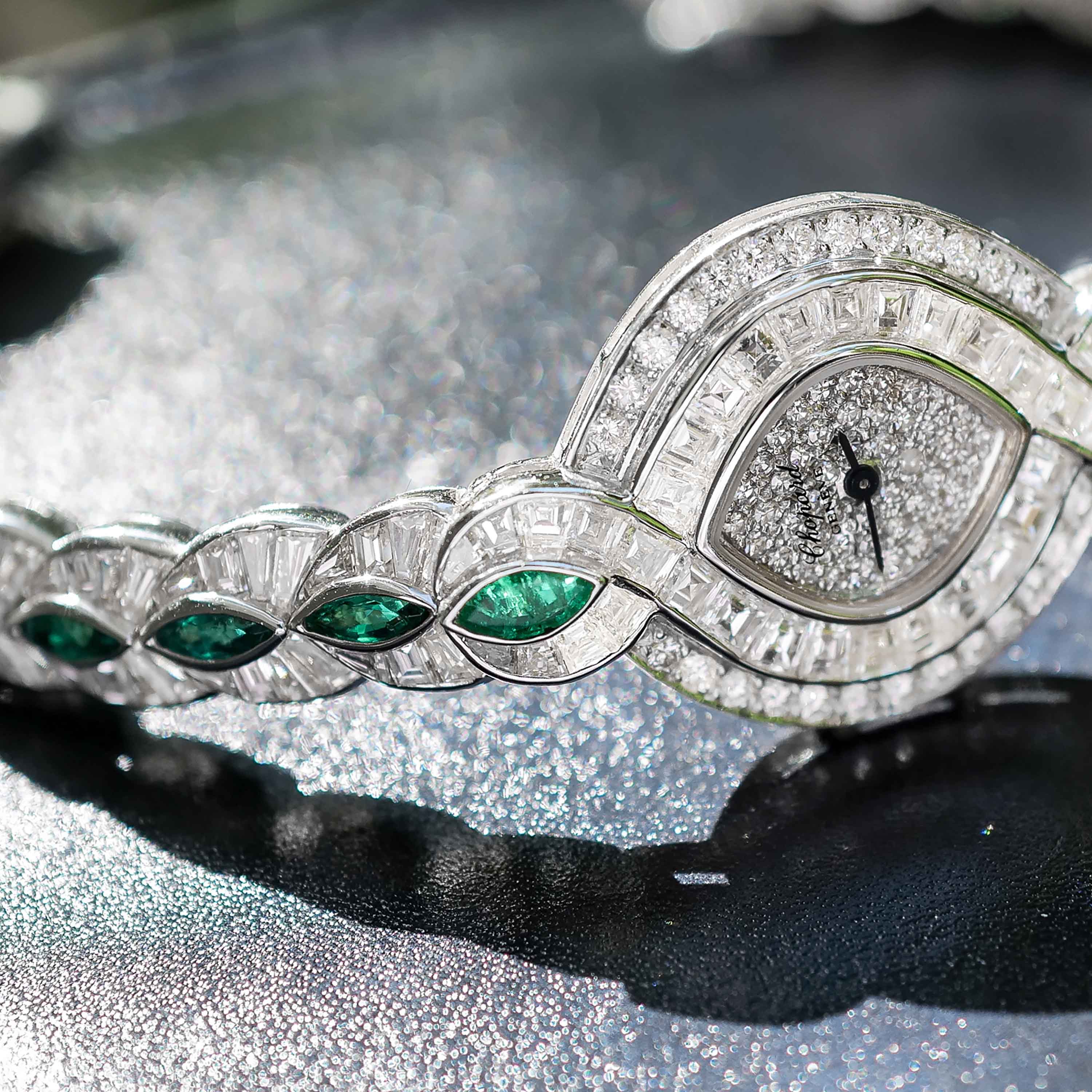 chopard-classique-ref105922-emerald-diamond-bracelet-wristwatch-img-main4