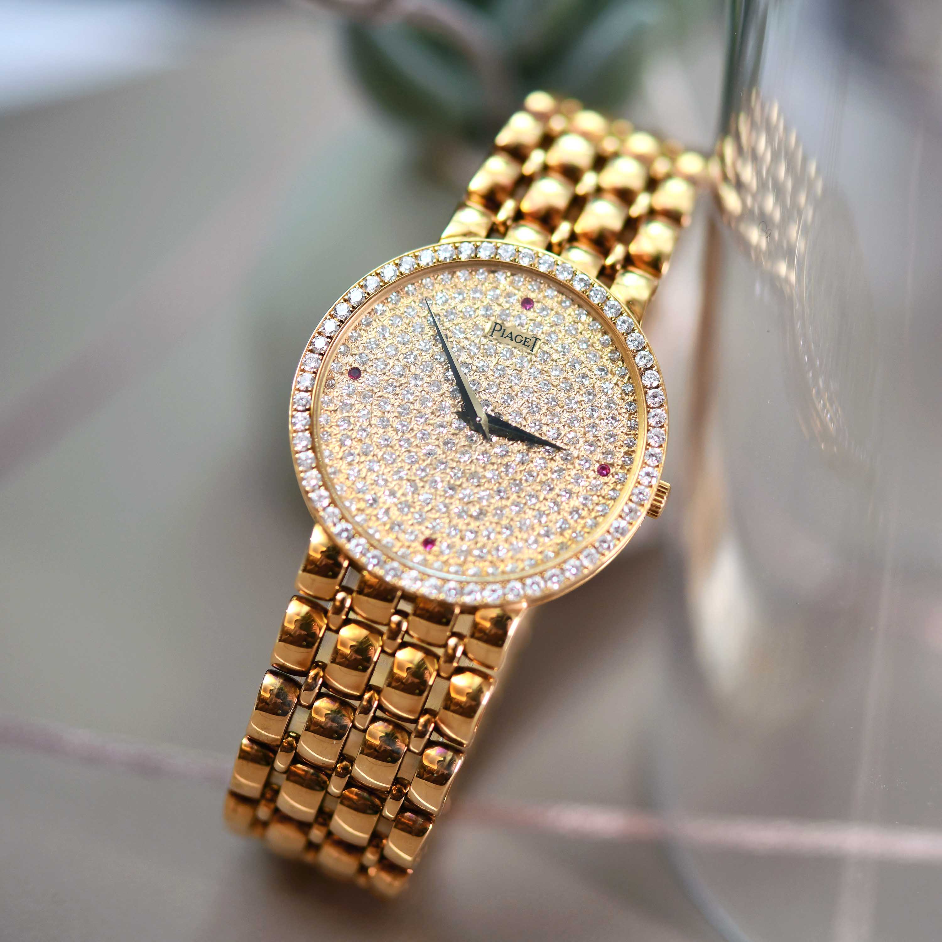 piaget-ref84075-pave-diamond-dial-ruby-indexes-yg-bracelet-img-main2