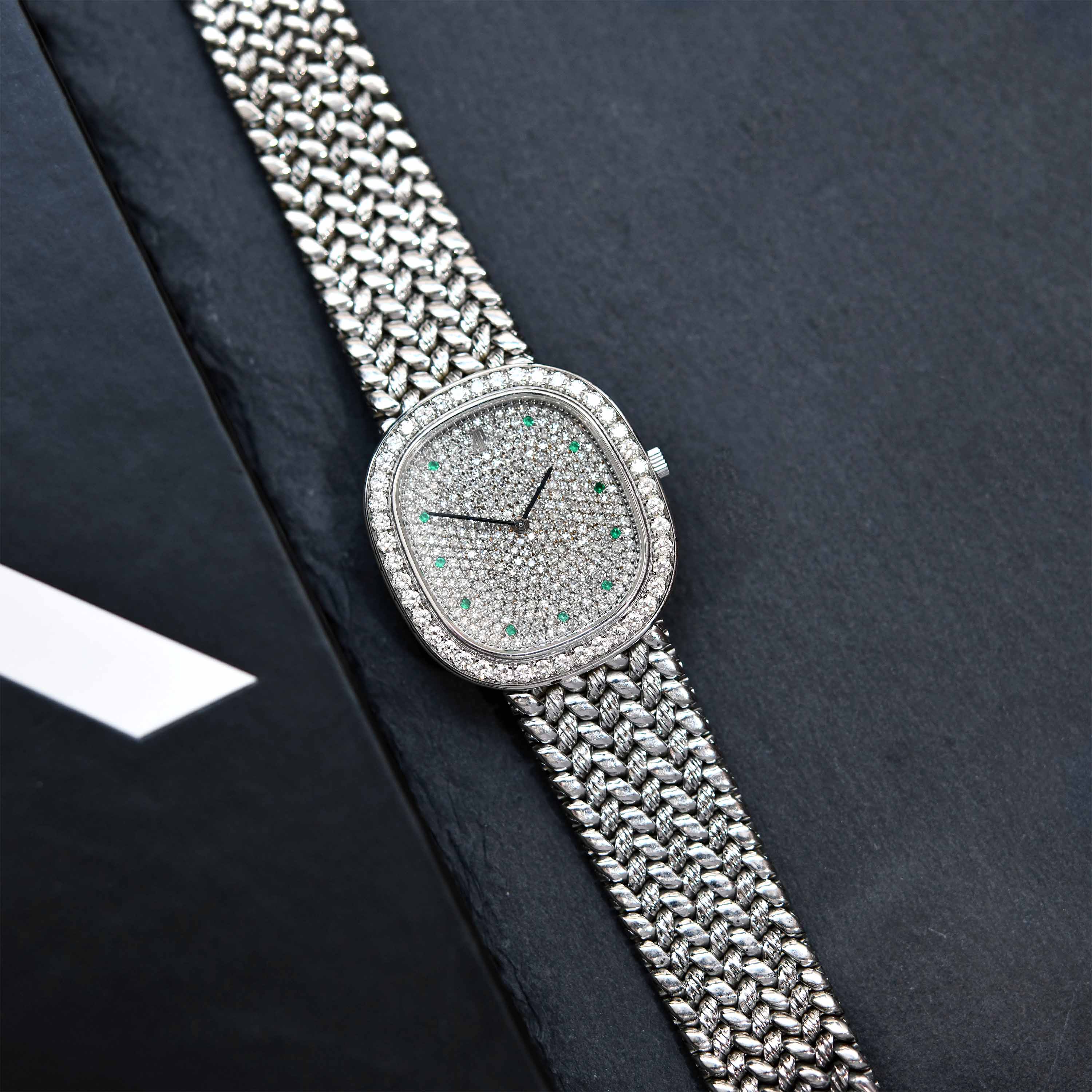 audemars-piguet-wg-diamond-emerald-indexes-bracelet-wristwatch-img-main10